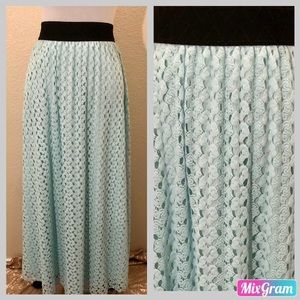LULAROE Small Lucy - NWT